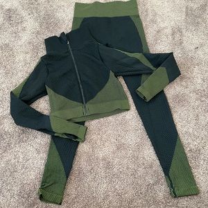 Green & black active set